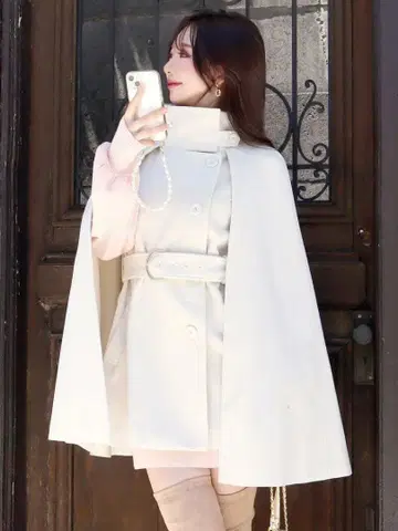 화이트 케이프 코트 벨트 포함 화이트 화이트