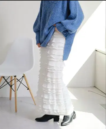 카스타네 컷 프릴 I 라인 스커트