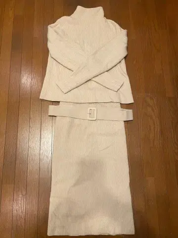 milaowen 리브 터틀넥 & 스커트 셋업