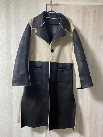 EMODA 리버서블 무스탕 코트