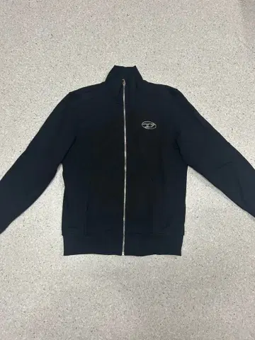 블랙 집업 자켓 실버 로고 트랙 자켓