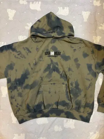 초귀한 hangoverz 후드티 코무돗토 유타 착용