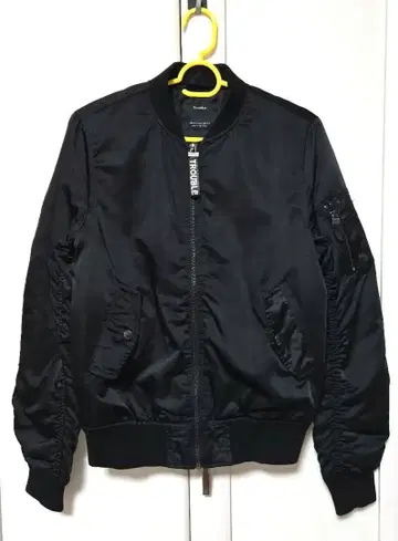 Bershka (버쉬카)의 블랙 봄버 자켓 블루종