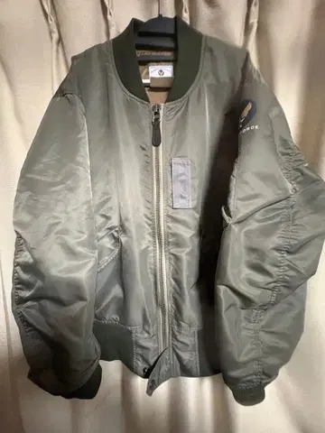 올리브 그린 MA-1 자켓 사이즈 46