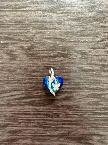 파란색 하트형 펜던트 목걸이 체인 포함 박스 있음