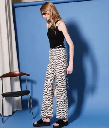 웨이브 프린트 스트레치 플레어 팬츠