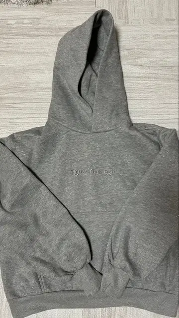 HTH glitter heart logo 글리터 그레이