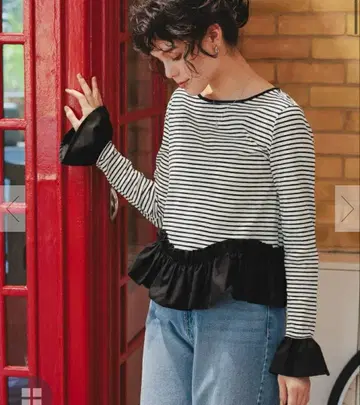 밑단 프릴 디자인 롱 슬리브 T셔츠