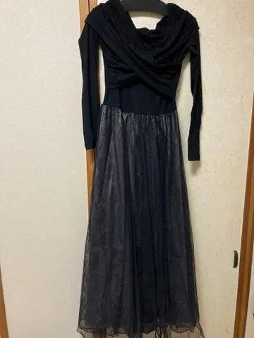 tocco closet 오프숄더 티셔츠 x 라메 레이스 도킹 원피스