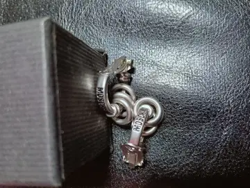 새상품급 모스키노 빈티지 귀찌