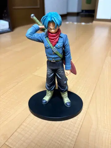 드래곤볼 트렁크스 피규어