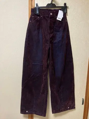 MURUA 플로키 배럴 레그 데님 보르도