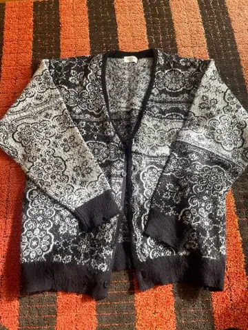 페이즐리 무늬 니트 가디건 사이즈: M