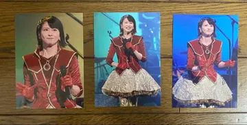 모리타카 치사토 콘서트 브로마이드 빨간색 의상 금색 스커트