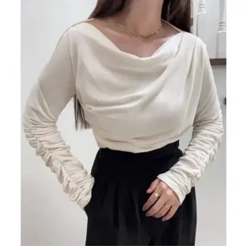 junoah 드레이프 디자인 티셔츠