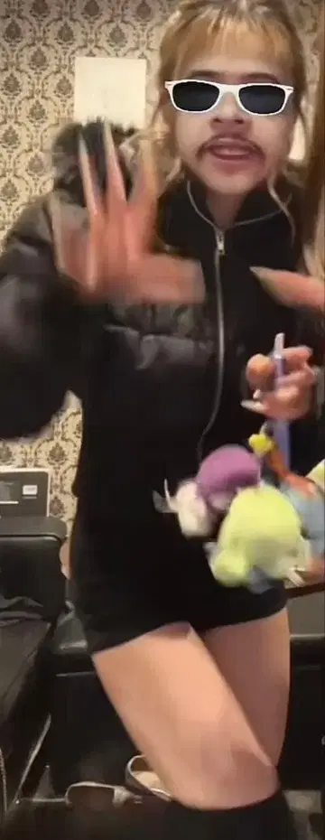 블랙 나일론 후드 부착 퍼 자켓