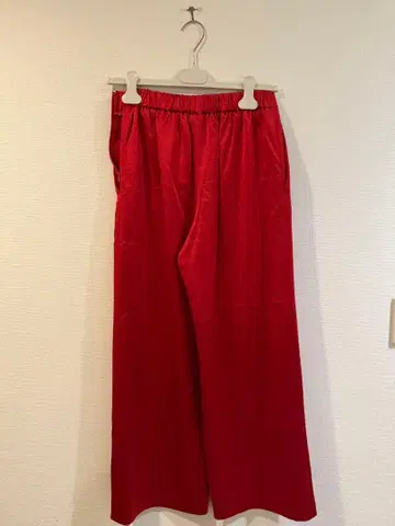 [Nave] 크러쉬 새틴 팬츠 잡지 게재