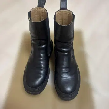 미스틱 블랙 가죽 사이드 고어 부츠