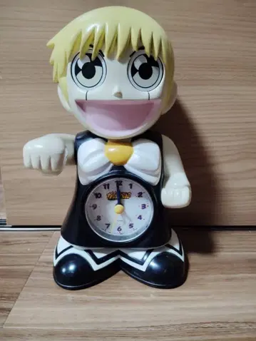 골드 컬러의 갓슈벨 말하는 알람 시계 갓슈 벨