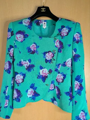 컨디션 최상 웅가로 ungaro 꽃무늬 노카라 자켓 어깨 패드