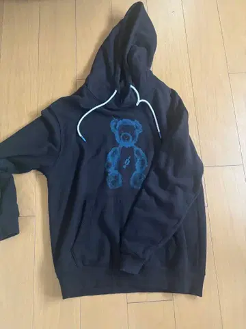 LE SSERAFIM 후드티 M 사이즈