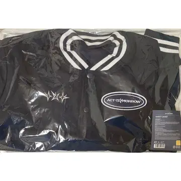 txt 자켓 JAPAN VARSITY JACKET 트레이딩 카드 없음