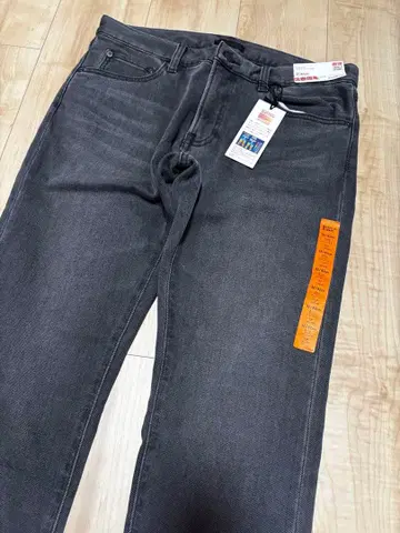 새상품. 유니클로 히트텍 슬림핏 청바지