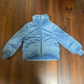 GU 라이트 블루 다운 자켓 S 사이즈