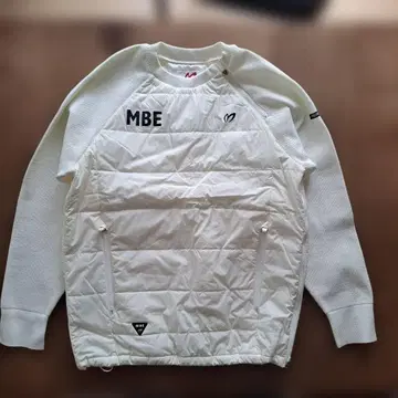 MASTER BUNNY EDITION 충전솜 스웨터 사이즈 4