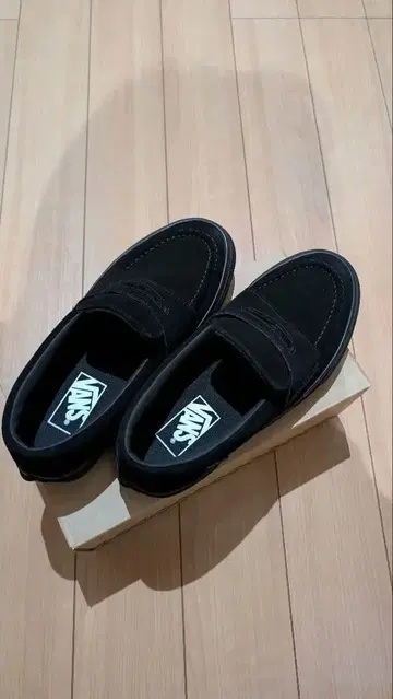 VANS 블랙 로퍼 스니커즈