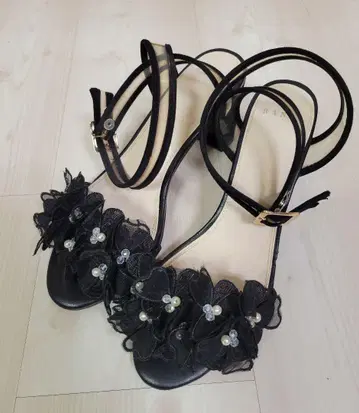 익명 배송 클리어 플라워 벨트 샌들 RANDA 블랙 비쥬 포함