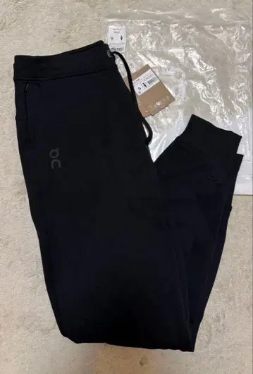 on sweat pants 온 맨투맨 팬츠 블랙 러닝