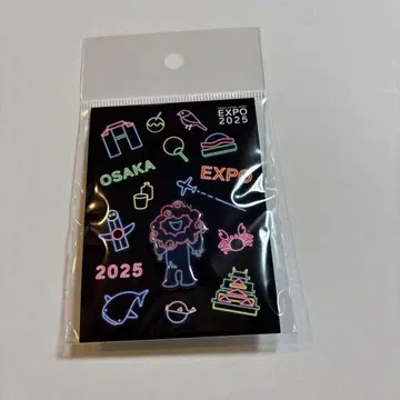 미사용 새상품 EXPO2025 미야쿠미야쿠 네온 핀 배지 만박