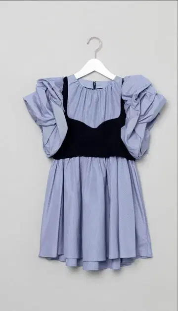 미사용 새상품 CELFORD 반팔 블라우스