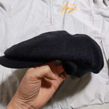 블랙 자수 로고 베레모