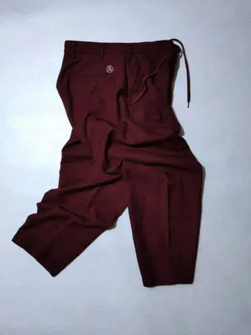 Evisen Skateboard 와이드 테이퍼드 팬츠 버건디