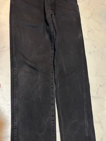 RUSTLER 블랙 스트레이트 데님