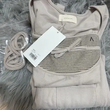 andmary Aiden baby ribbon set up beige