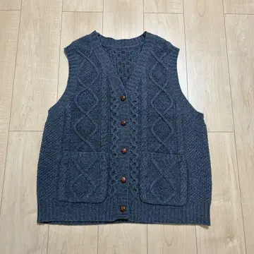 [ 새상품급 ] 다나 파누르 DANA 니트 베스트 케이블 짜임 니트 라무