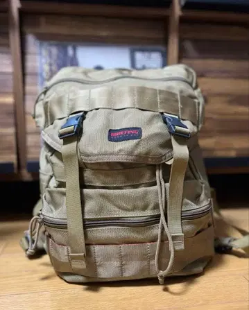 BRIEFING 럭색 코요테