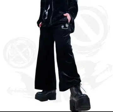 NieR VELOUR WIDE PANTS 로고 자수