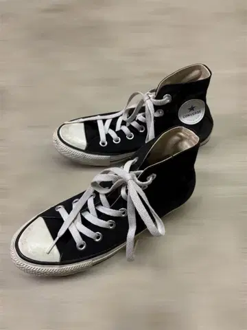 Converse 블랙 하이컷 스니커즈 23cm