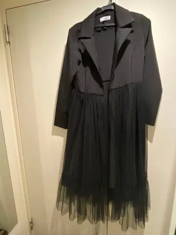 블랙 롱 드레스 튤 소재