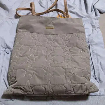 베이지 퀼팅 숄더백