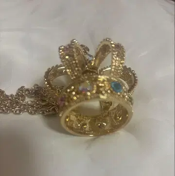 수요일의 앨리스 왕관 목걸이