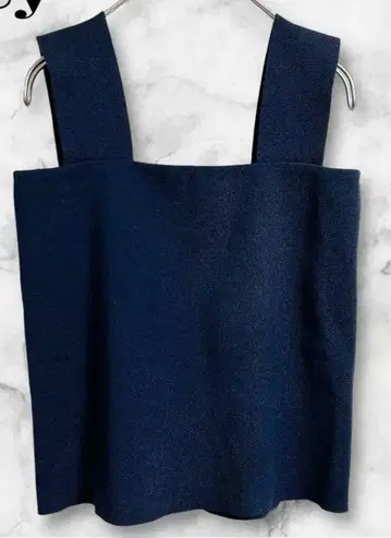 보르지 탱크탑 슬리브리스 다크 네이비