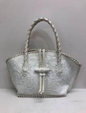 그레이스 콘티넨탈 카빙 백 화이트