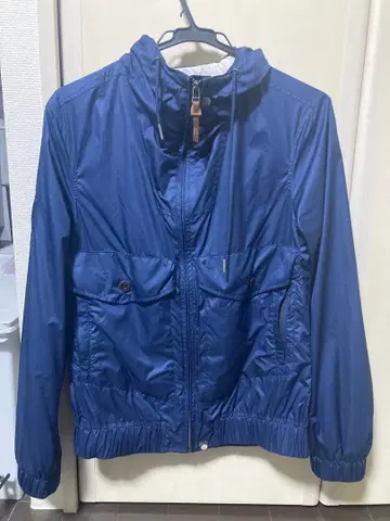 프리티 그린 네이비 후드 부착 나일론 자켓