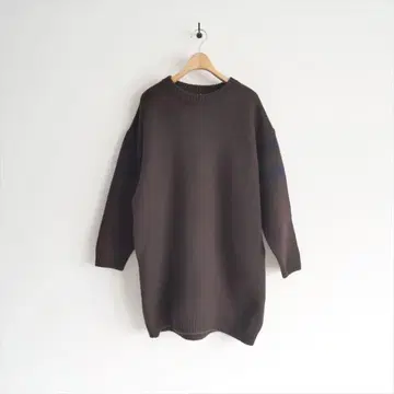 거의 사용하지 않은 플라주 니트 원피스 24,200엔(세금 포함)