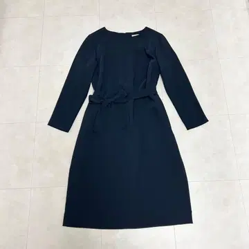 미사용 새상품 내추럴 뷰티 베이직 허리 리본 네이비 원피스